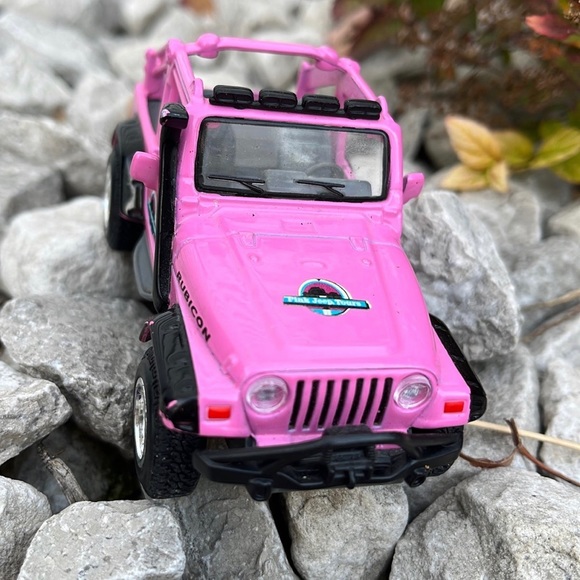 Rubicon Jeep Wrangler collectible - Picture 2 of 4